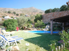 Detached house in mountain setting with great views in Mijas